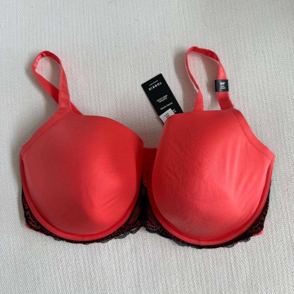 NWT TORRID 40F Sexy T Shirt Balconette Bra Coral Black Lace Underwire Support